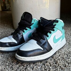 Tropical Twist Nike Jordan Women's Mid Rise